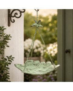 Leaf birdfeeder